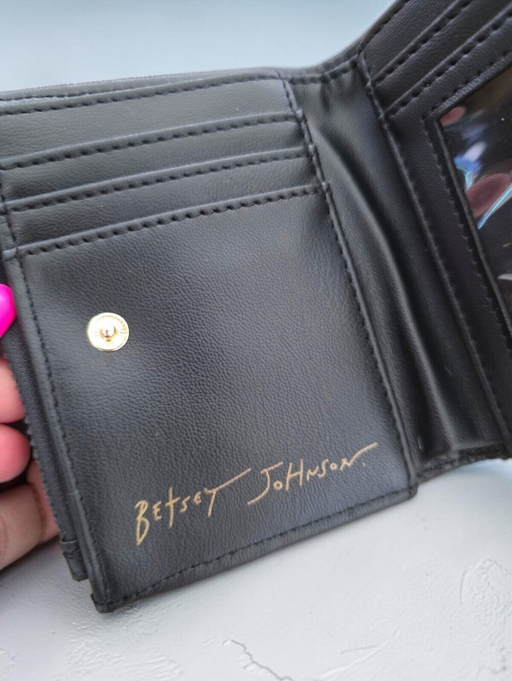 Betsey Johnson Black Lace Embossed Bifold Wallet Gold Hardware Zip Pocket NWT - Picture 9 of 13
